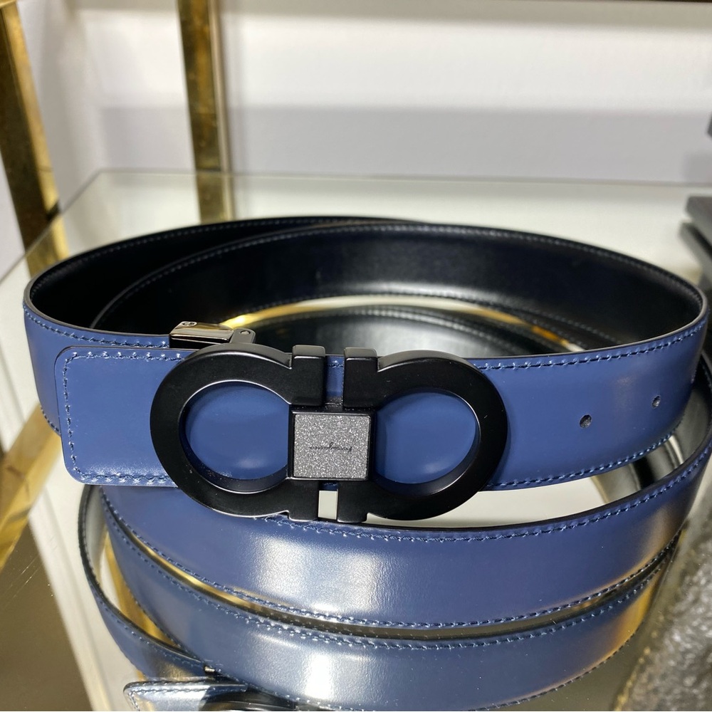 Reversible and adjustable Gancini belt